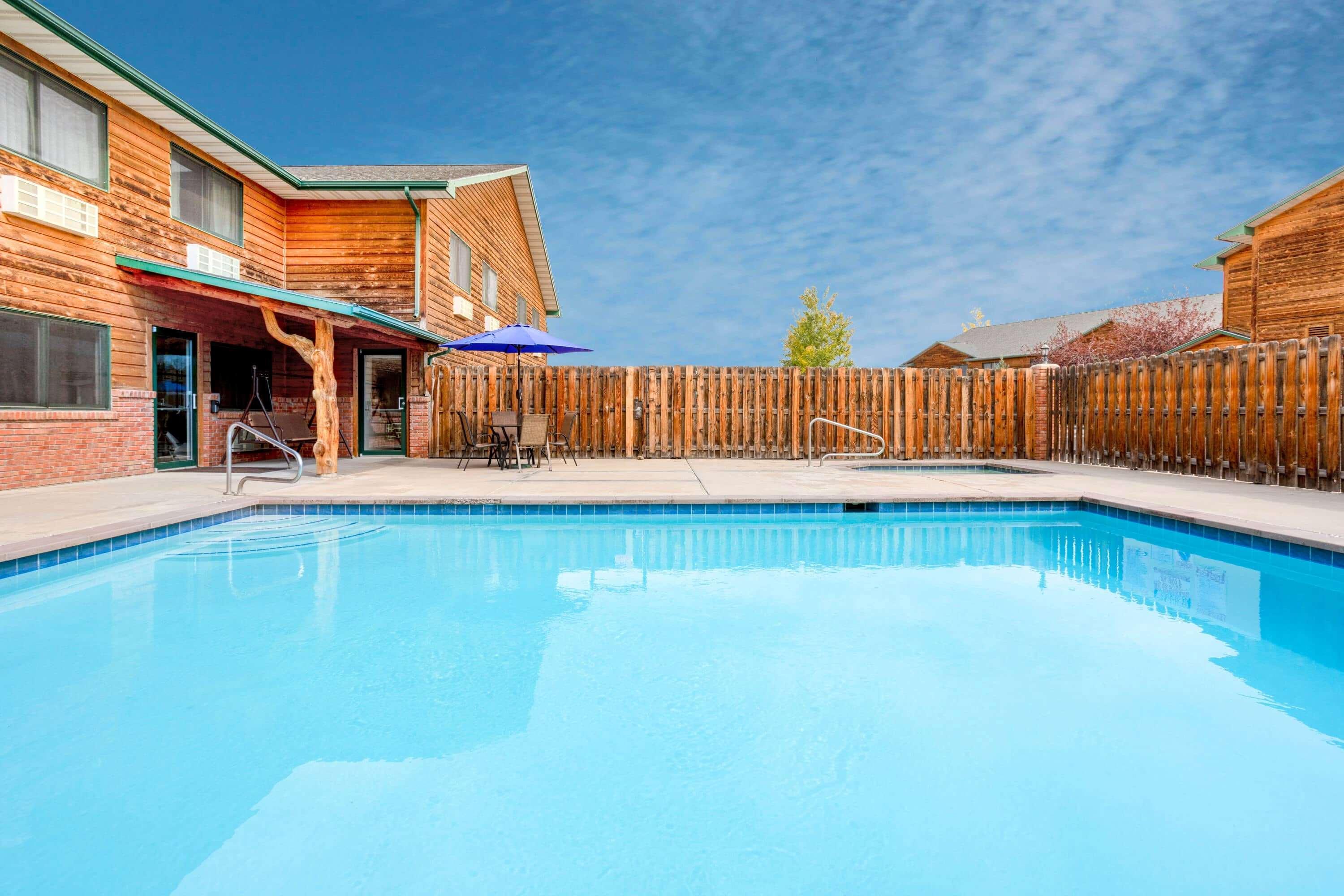 Inn At Lander, Travelodge By Wyndham Bagian luar foto