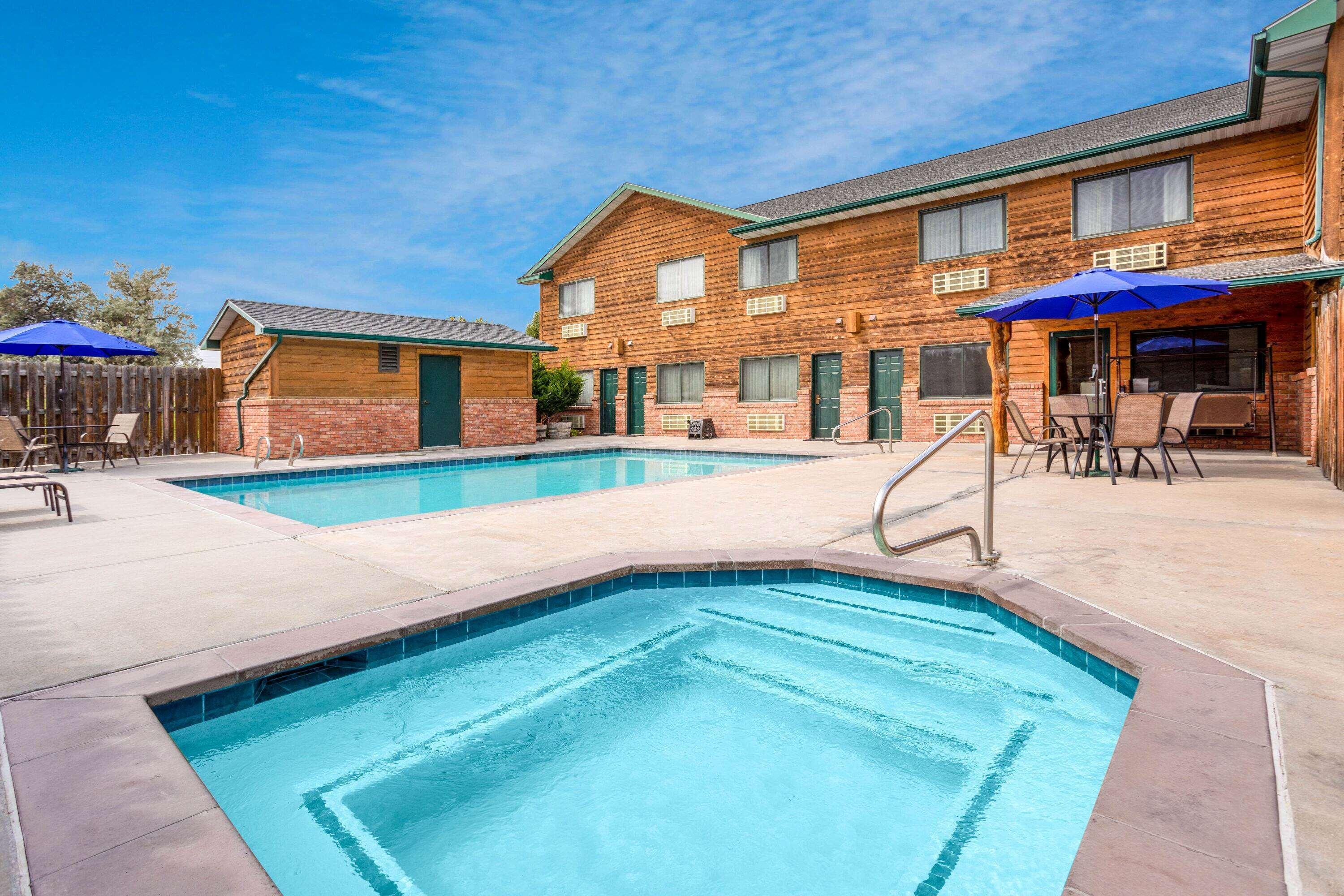 Inn At Lander, Travelodge By Wyndham Bagian luar foto