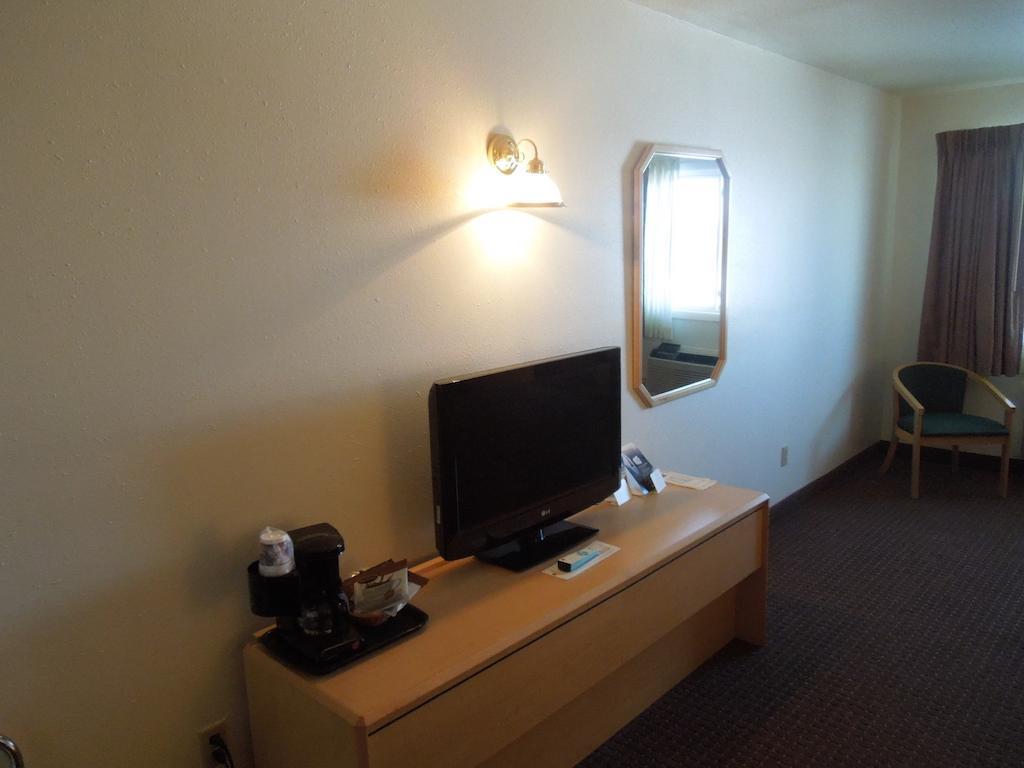 Inn At Lander, Travelodge By Wyndham Bagian luar foto